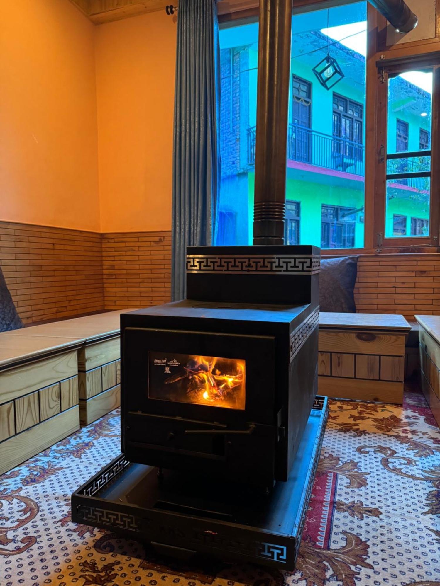 Delight Homestay Kasol Buitenkant foto